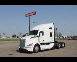 2024 Kenworth T680 Trucks for sale